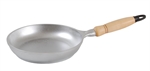 Frying pan 180 mm with wood handle